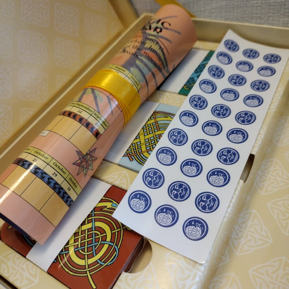 Celtic Oracle Boxed Set - Picture 3 of 14